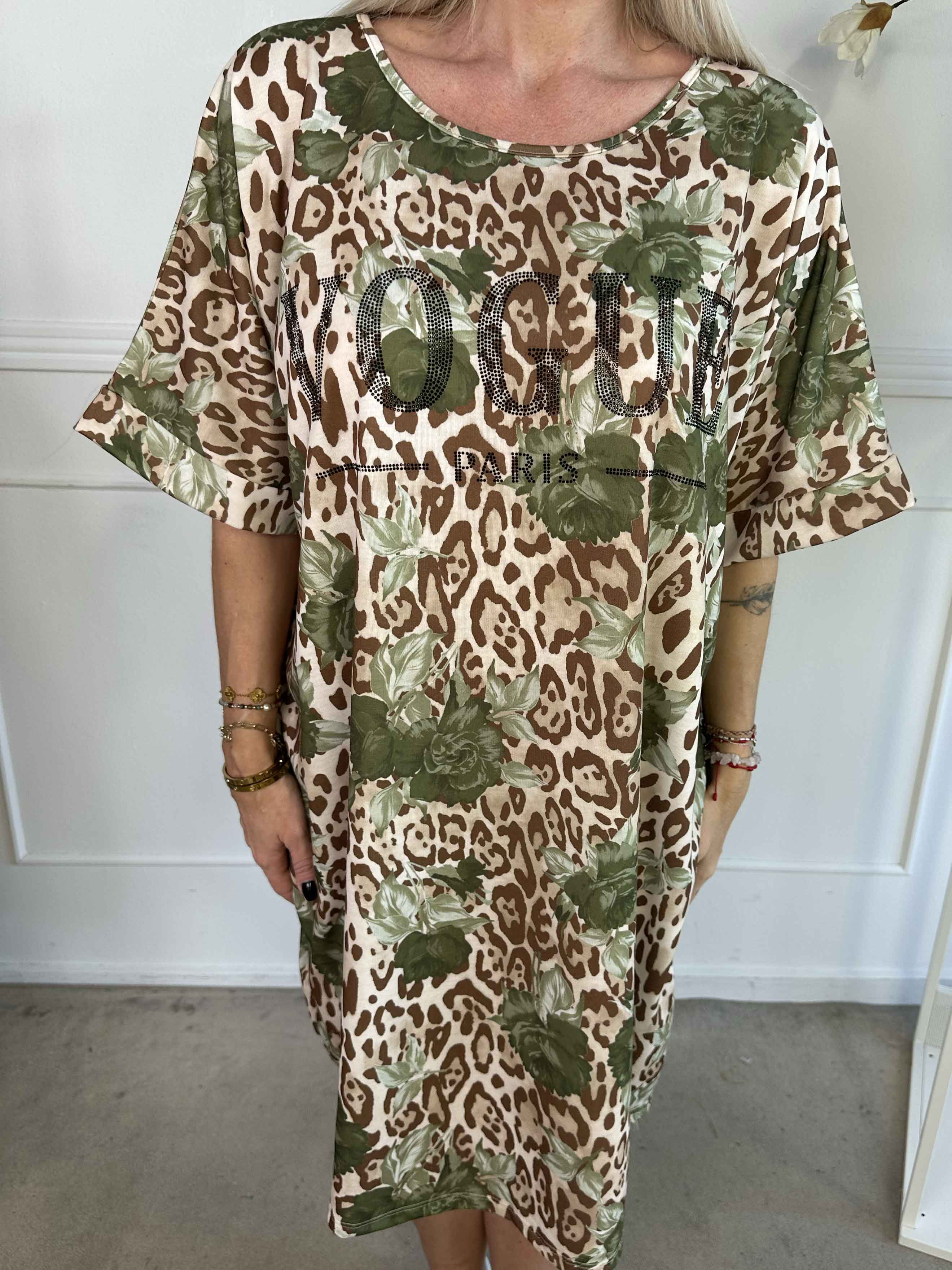 Mintu Leo Dress - T-shirtklänning i mjuk bomull med leopardtryck